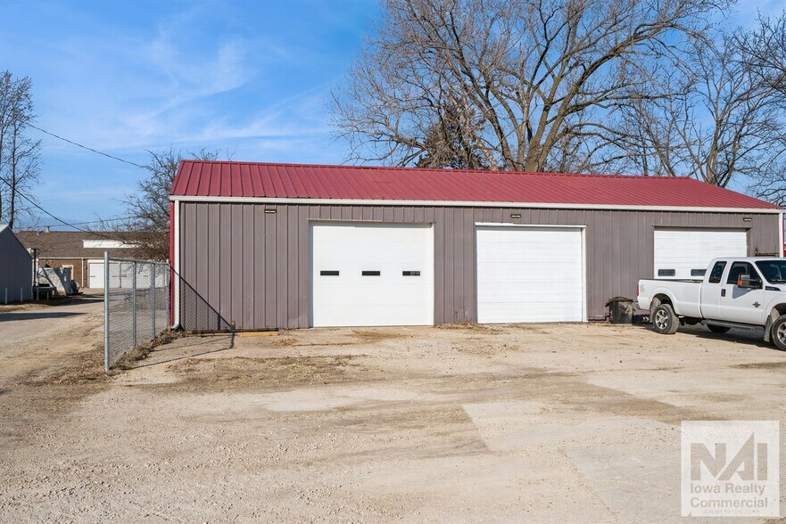 More Photos Of 2706 5th Ave, Marion Industrial For Sale