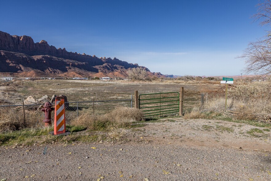 More Photos Of 35 Acres West Coronado, Moab Land For Sale