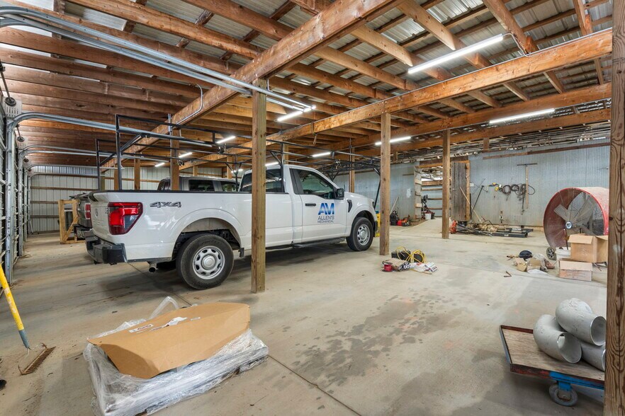 More Photos Of 2752 E Kearney St, Springfield Freestanding For Sale