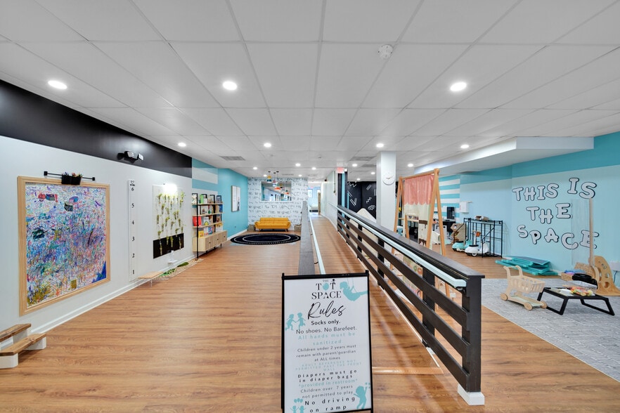 More Photos Of 1321 Rockville Pike, Rockville Freestanding For Lease