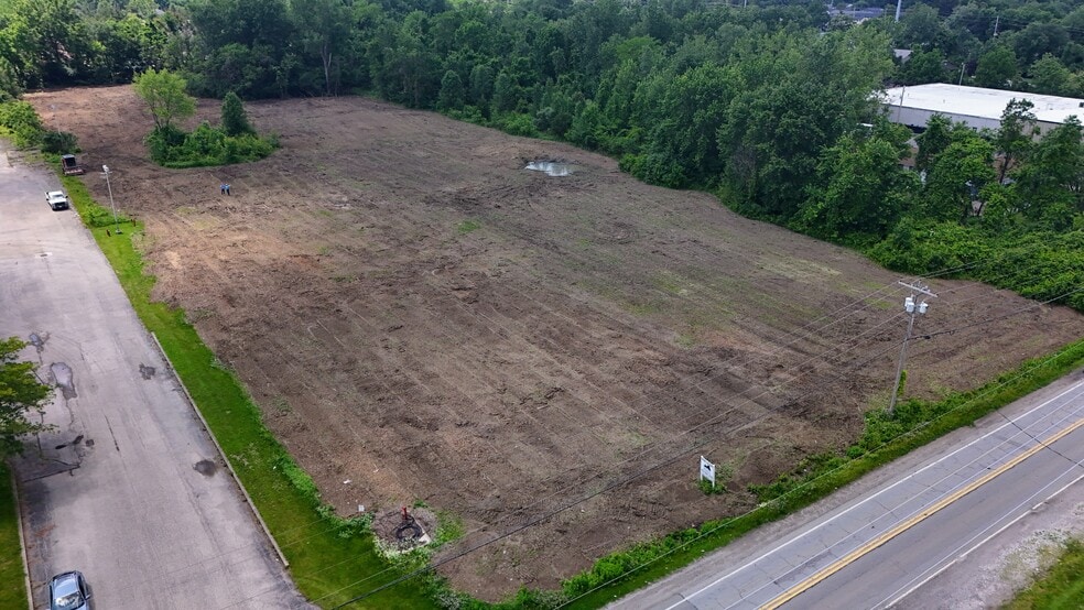 More Photos Of 0 Groves Rd, Columbus Land For Sale