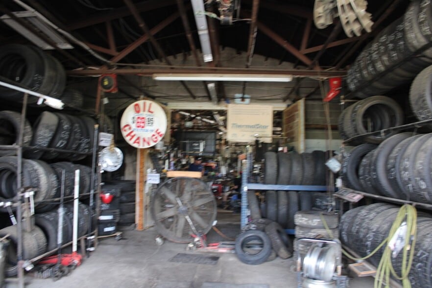 More Photos Of 1394 Joyce Ave, Columbus Flex For Sale