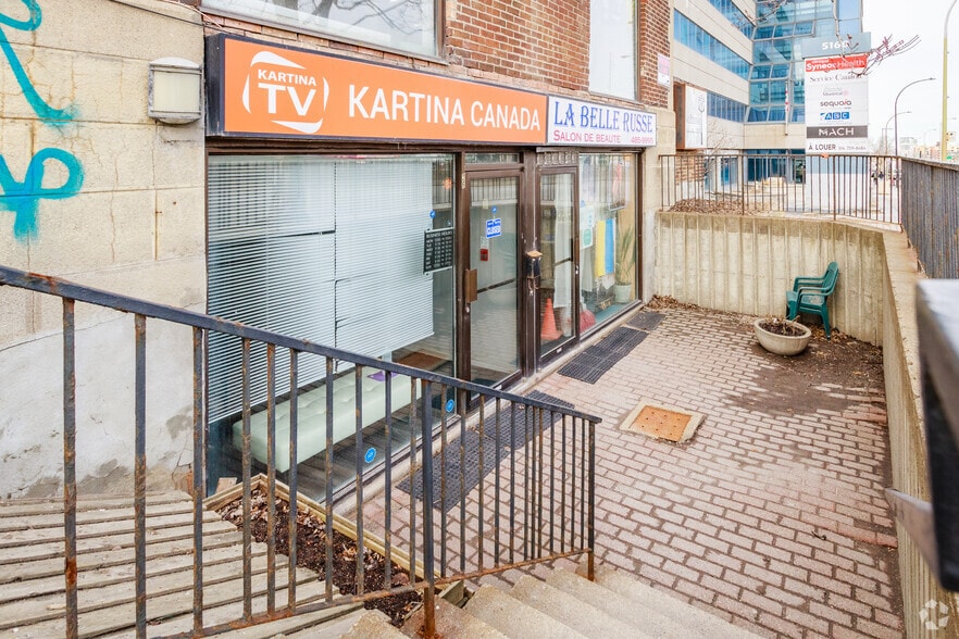More Photos Of 5136 Boul Décarie, Montréal Apartments For Sale