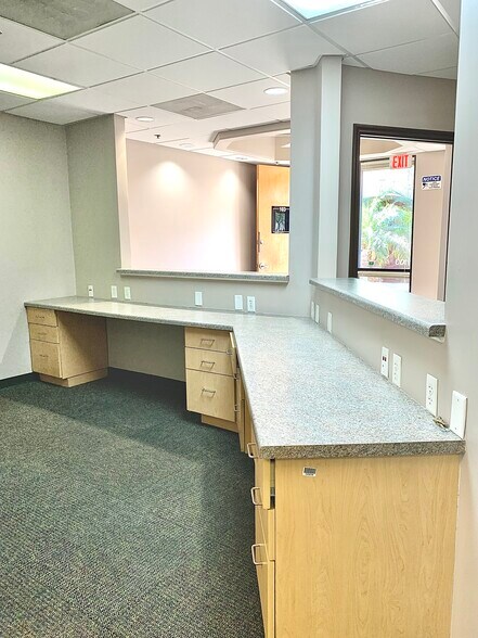 More Photos Of 5700 W Olive Ave, Glendale Medical For Lease
