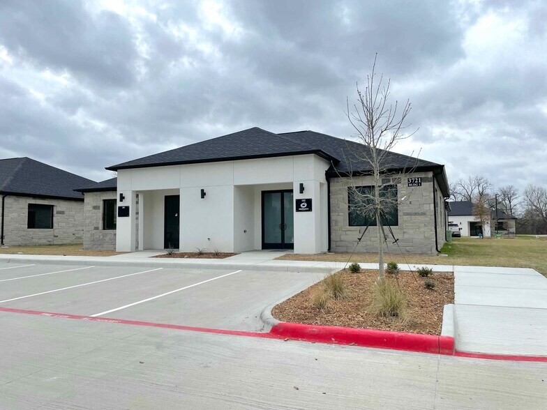 More Photos Of 3721 S Stonebridge Dr, McKinney Unknown For Lease