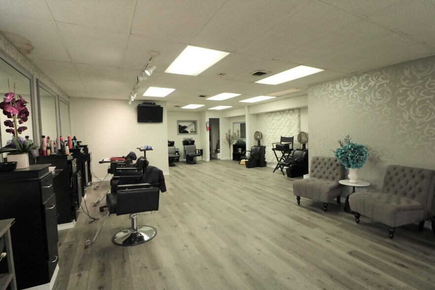 More Photos Of 421-423 Lakeview Ave, Clifton Storefront Retail Residential For Sale