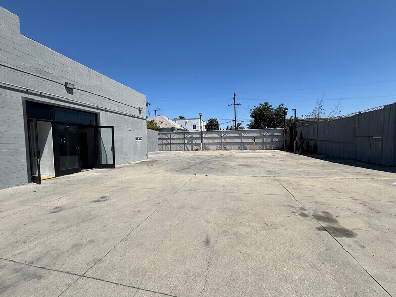 More Photos Of 2059-2065 Venice Blvd, Los Angeles Storefront Retail Office For Sale