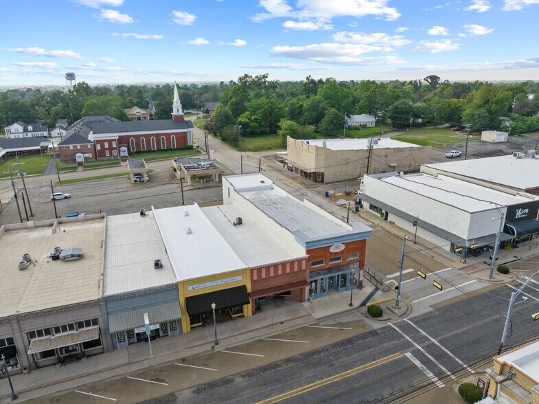 More Photos Of 219 N Main St, Winnsboro Storefront For Sale