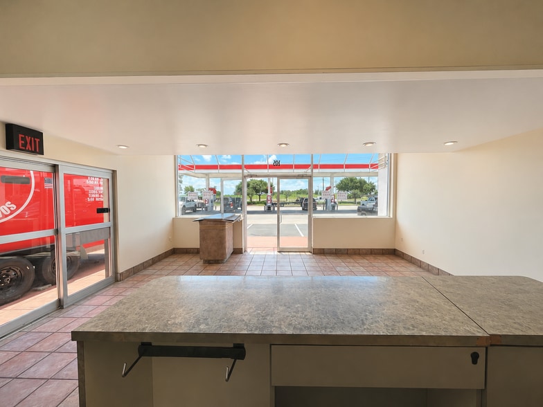 More Photos Of 1103 William D Fitch Pky, College Station Storefront For Lease