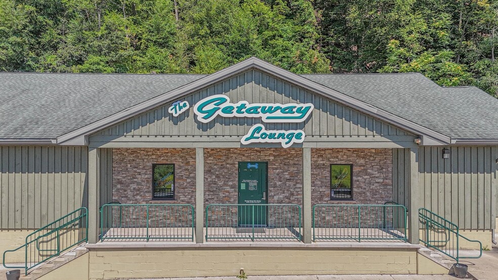 More Photos Of 1477 W Main St, Plymouth Bar For Sale