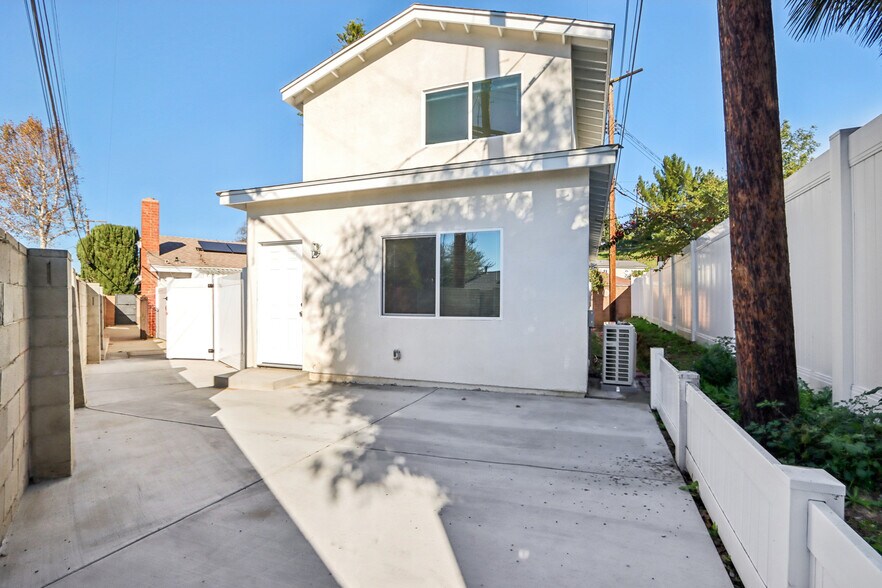 More Photos Of 16428 Halsted St, North Hills Multifamily For Sale