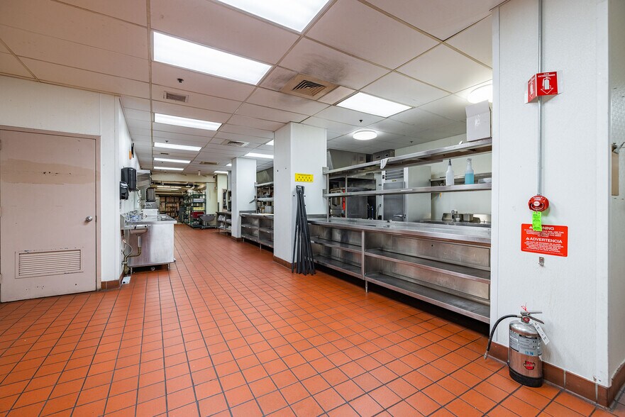 More Photos Of 125 E Main St, Rochester Hotel For Lease