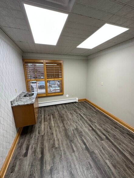 More Photos Of 250 N Main St, Crown Point Office For Lease