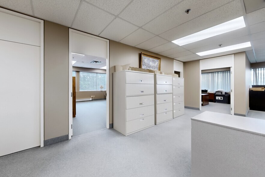 More Photos Of 45 Mcintosh Dr, Markham Office For Sale