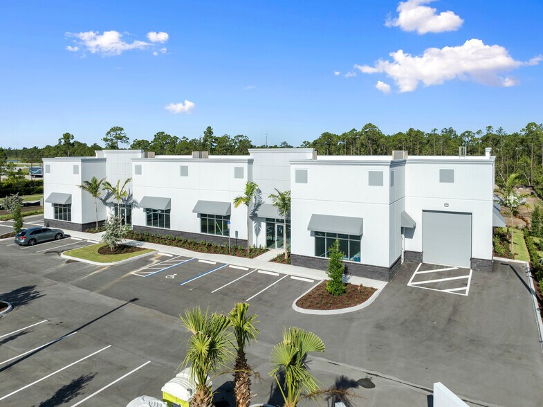 More Photos Of 14701 Walgreens Dr, Jupiter Warehouse For Lease