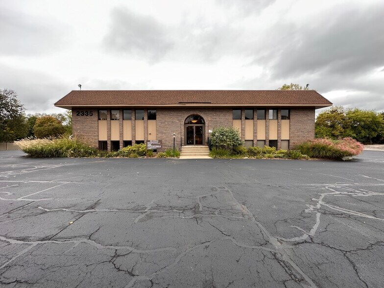 More Photos Of 2335 Burton St Se, Grand Rapids Medical For Lease