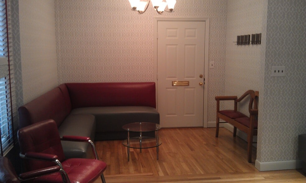 More Photos Of 14653 Delaware Ave, Flushing Medical For Lease