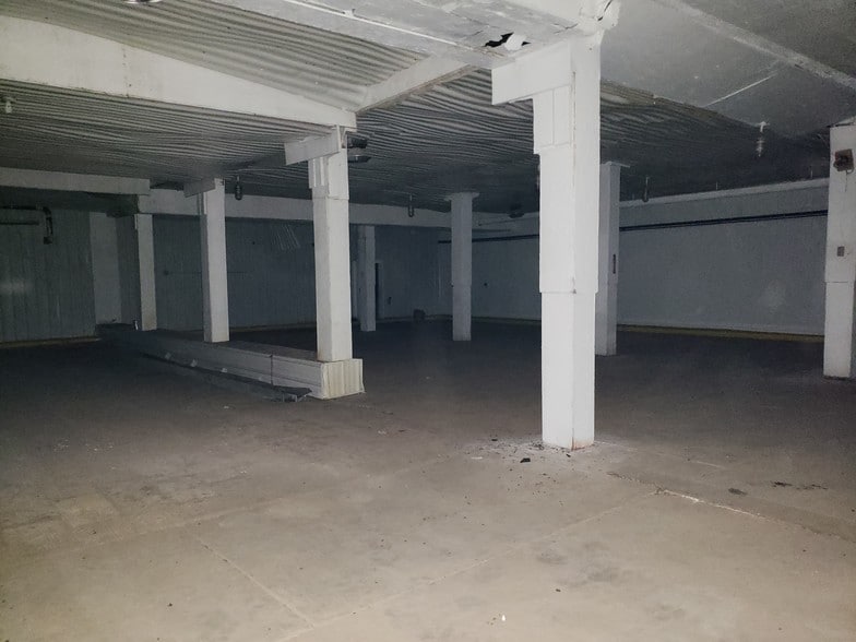 More Photos Of 14707 Dexter Ave, Detroit Warehouse For Sale