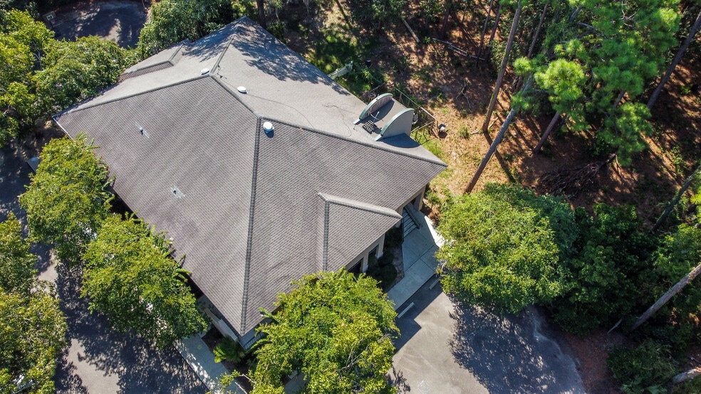 More Photos Of 5 Dunmore Ct, Hilton Head Office Residential For Sale