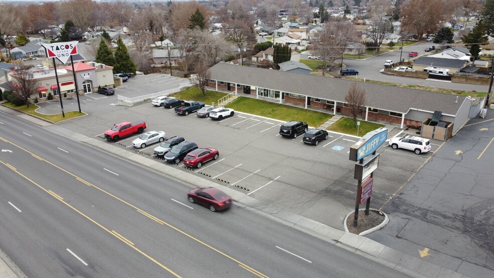More Photos Of 2417 W Kennewick Ave, Kennewick Restaurant For Lease