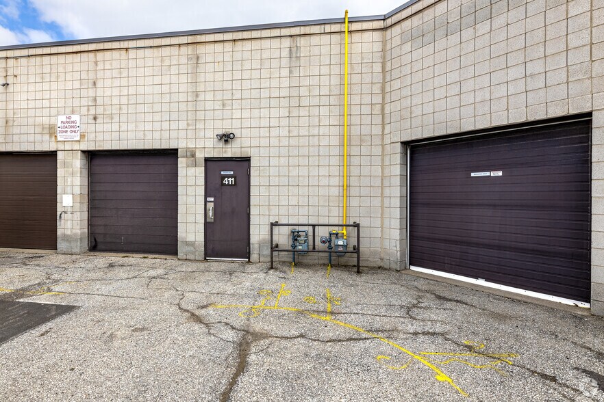 More Photos Of 215 Carlingview Dr, Toronto Light Distribution For Lease