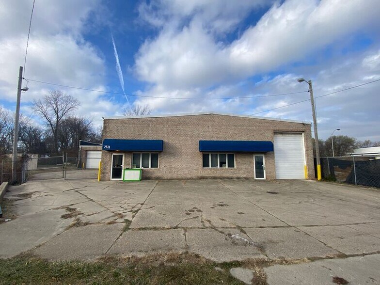 More Photos Of 2511 S Main St, South Bend Service For Sale