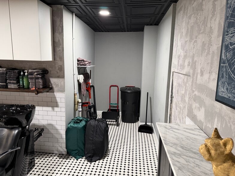 More Photos Of 934 River Rd, Edgewater Storefront For Sale