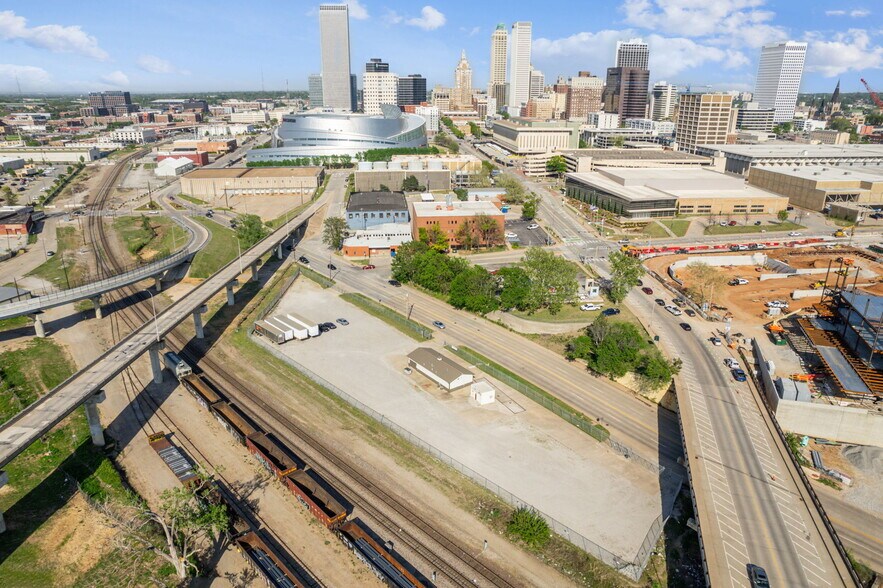 More Photos Of 212 W Heavy Traffic Way, Tulsa Manufacturing For Sale