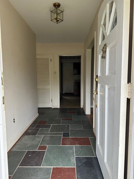 More Photos Of 73 Berlin Cross Keys Rd, Williamstown Specialty For Sale