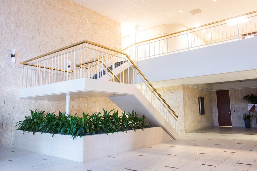 More Photos Of 9990 Richmond Ave, Houston Office For Lease