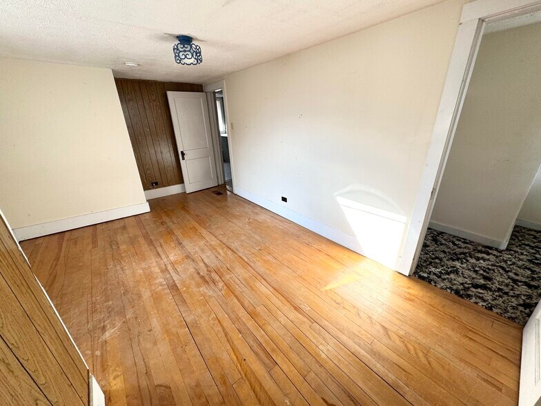 More Photos Of 2072 Main st, Londonderry Apartments For Sale