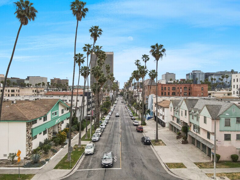 More Photos Of 400 S Mariposa Ave, Los Angeles Apartments For Sale