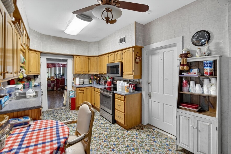 More Photos Of 805 N Wheeler St, Plant City Hospitality For Sale