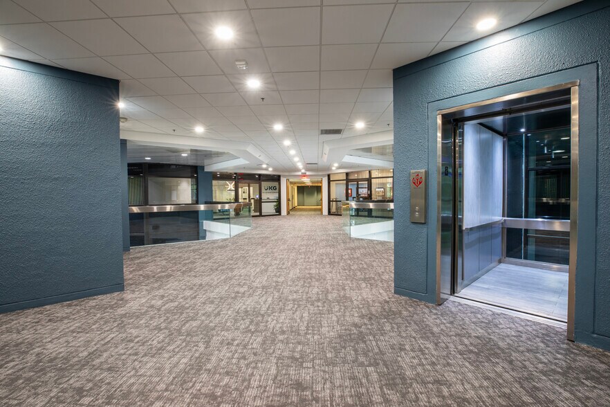 More Photos Of 2600 Lake Lucien Dr, Maitland Office For Lease