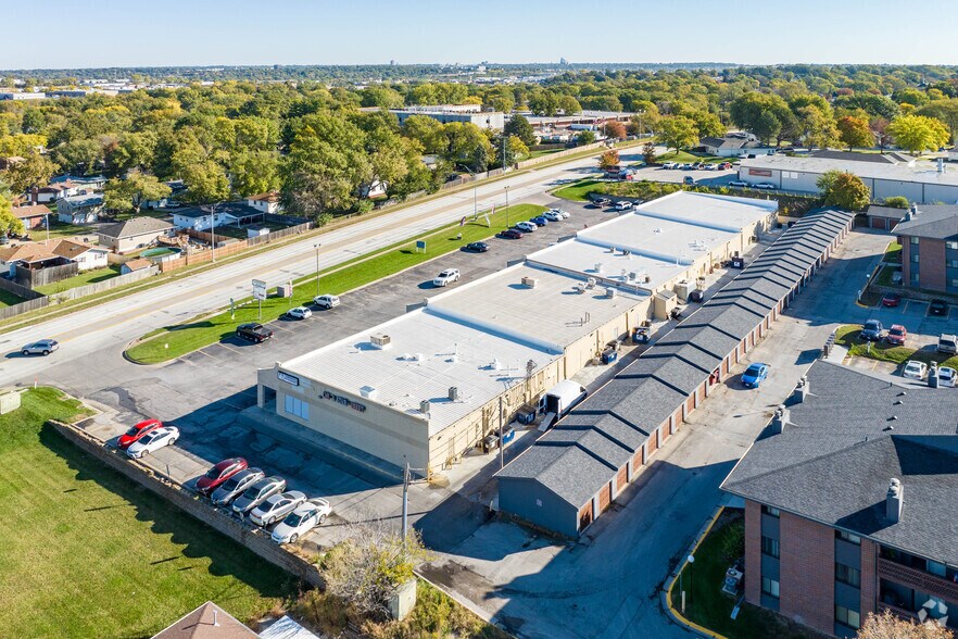 More Photos Of 9505-9539 Q St, Omaha Unknown For Lease