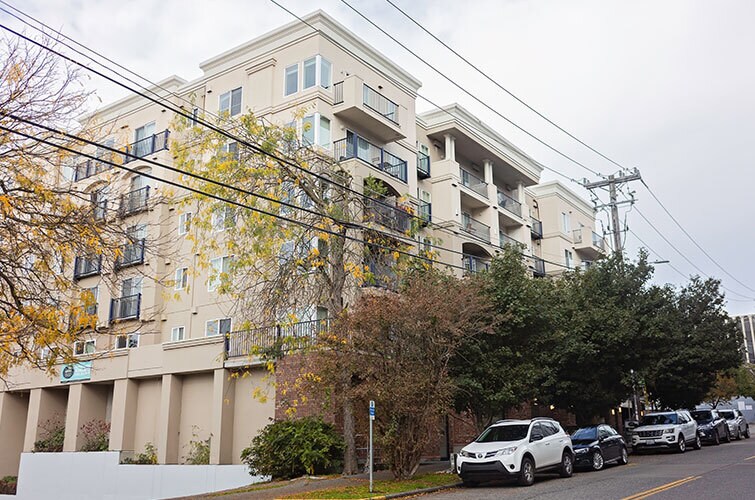 Primary Photo Of 315 1st Ave W, Seattle Apartments For Lease