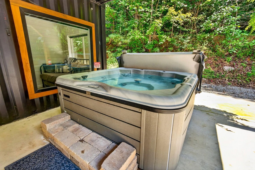More Photos Of 21360 State Route 327, Laurelville Specialty For Sale