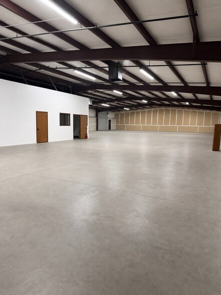 More Photos Of 4626 N Bendel Ave, Fresno Warehouse For Lease
