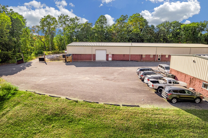 More Photos Of 951 Point Marion Rd, Morgantown Light Manufacturing For Sale