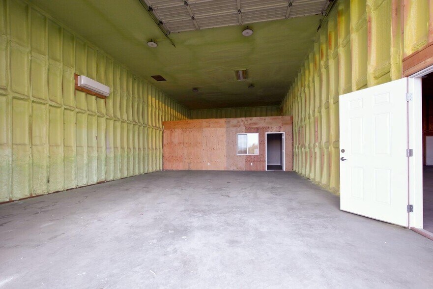 More Photos Of 6804 Agate Rd, White City Flex For Sale