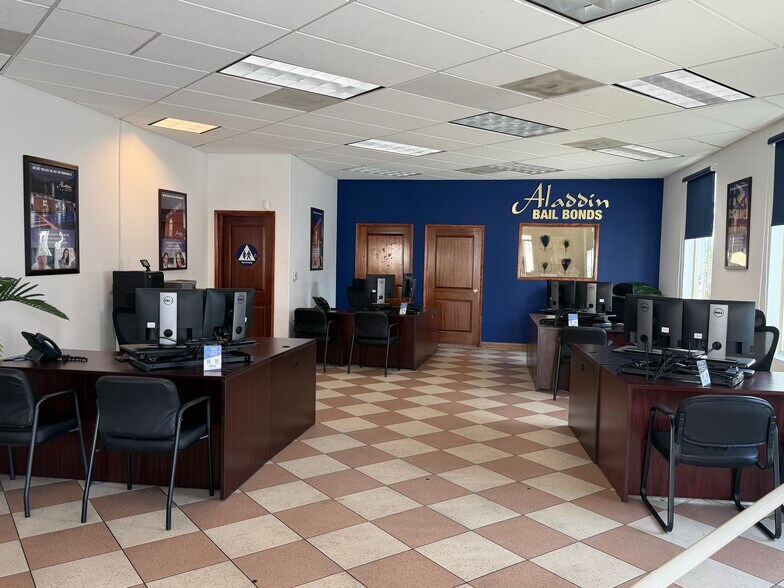 More Photos Of 801 N Ross St, Santa Ana Office For Sale