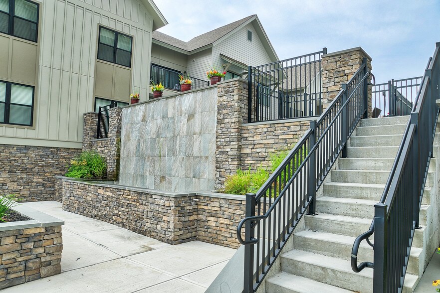 More Photos Of 77A Excelsior Ave, Saratoga Springs Apartments For Lease