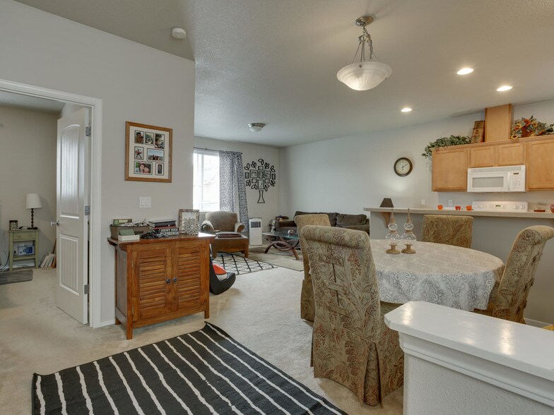 More Photos Of 1647 NE Market Dr, Fairview Apartments For Sale