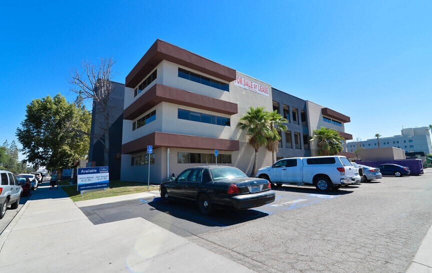 More Photos Of 3550 Q St, Bakersfield Office For Sale