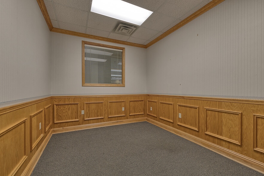 More Photos Of 911 Ligonier St, Latrobe Medical For Sale