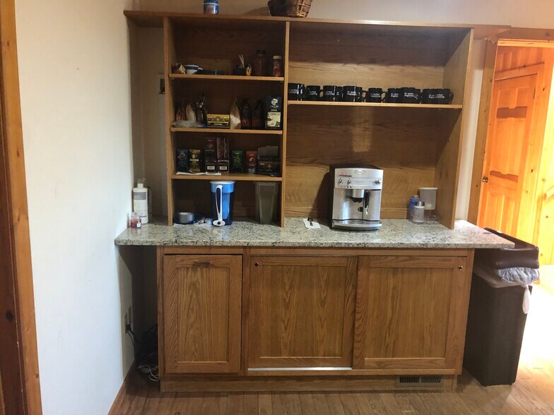 More Photos Of 4225 E Highway 290, Dripping Springs Office For Sale
