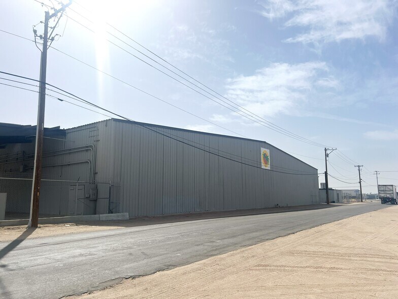 More Photos Of 3045 S Avenue 3 E, Yuma Warehouse For Lease