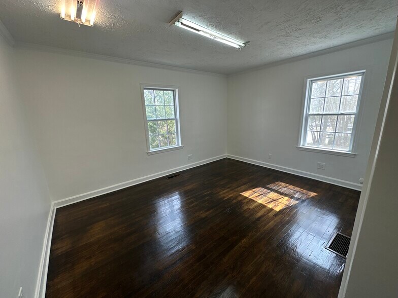 More Photos Of 4118 Clairmont Rd, Chamblee Medical For Sale