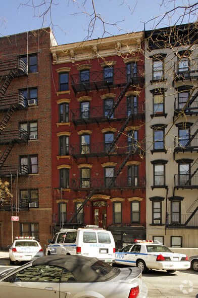 More Photos Of 317 E 5th St, New York Apartments For Lease