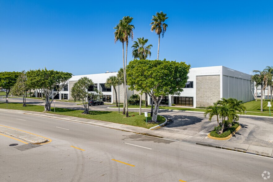 More Photos Of 7640-7696 NW 6th Ave, Boca Raton Unknown For Lease